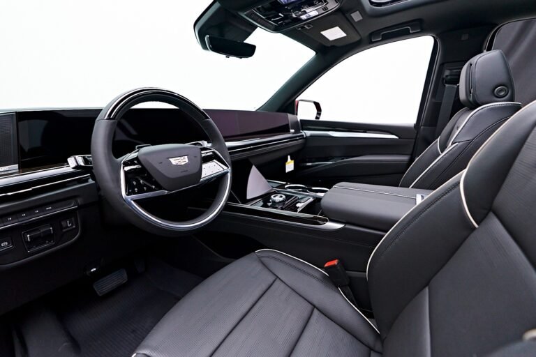 Used-2025-Cadillac-Escalade-ESV-Premium-1735938664